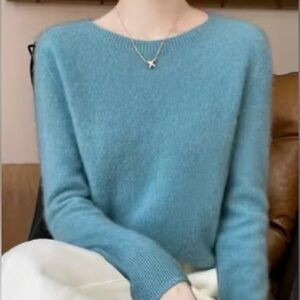 Chic New Women's Wool Sweater